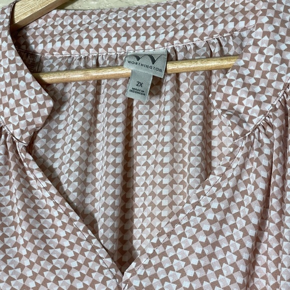 WORTHINGTON WOMAN Women's Top Geometric Pattern Size 2XBusiness Casual Office - Picture 2 of 7